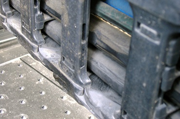 Energy supply with abraded hoses